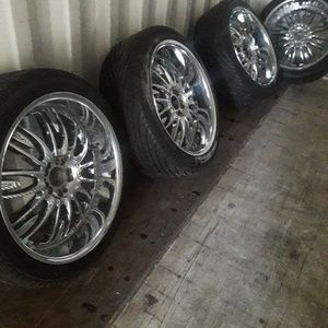 22 inch chrome rims with new tires